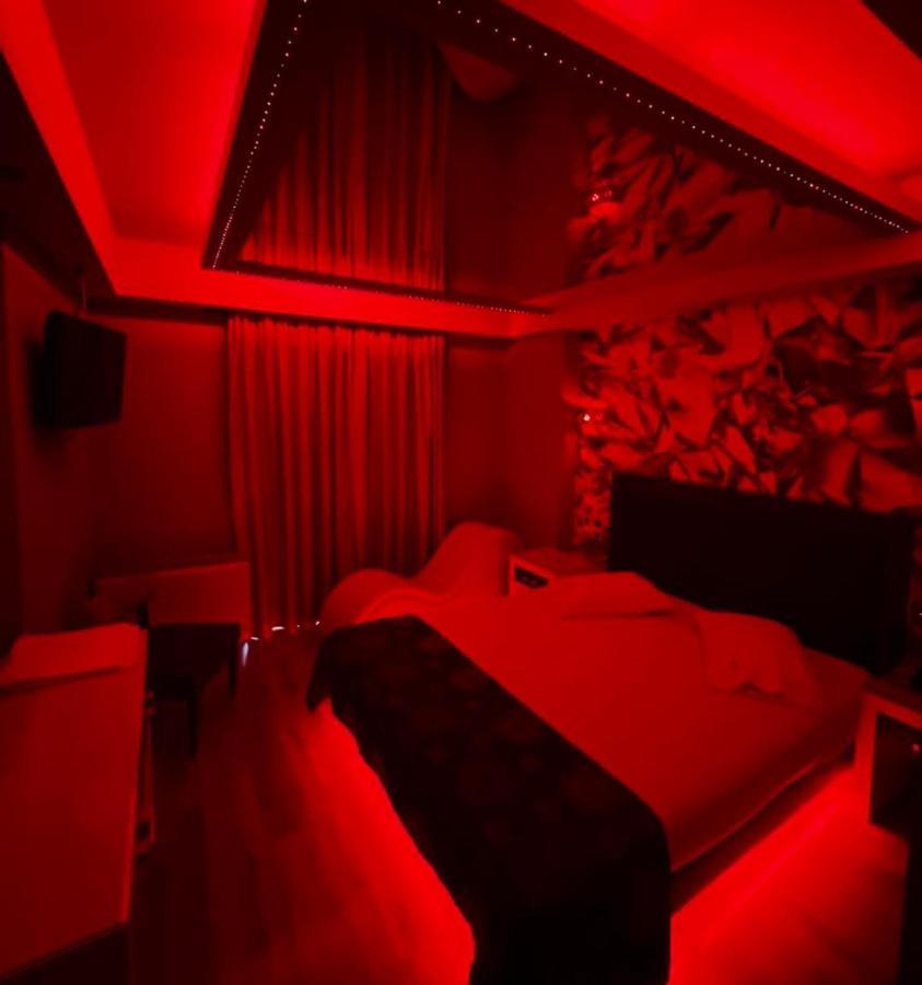 Hotel Prive Skaramangas Luaran gambar